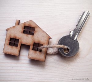 key-attached-to-a-small-house